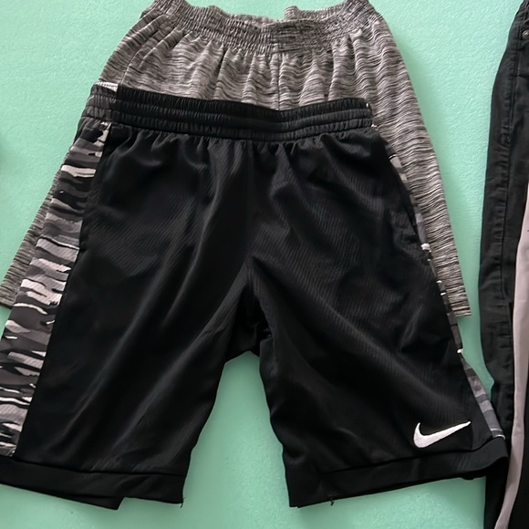 Bundle of 4 kids shorts and joggers - Picture 2 of 4